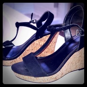 Black corckscrew sandals